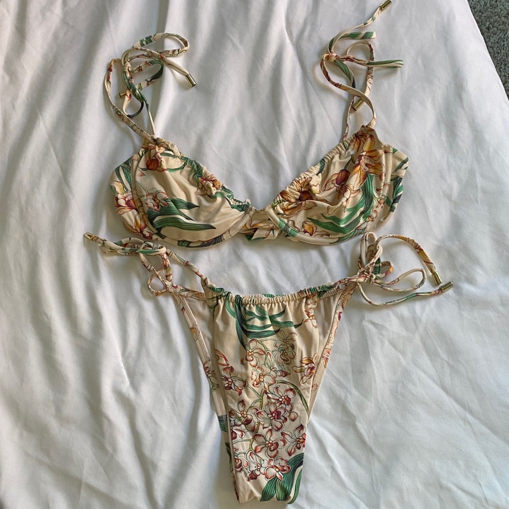 Monday Swimwear Medium Isla Mujeres